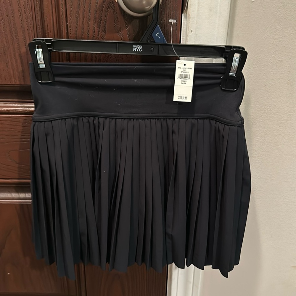 New Aerie Offline Black Pleated Tennis Skort XS shorts underneath Gameday ready